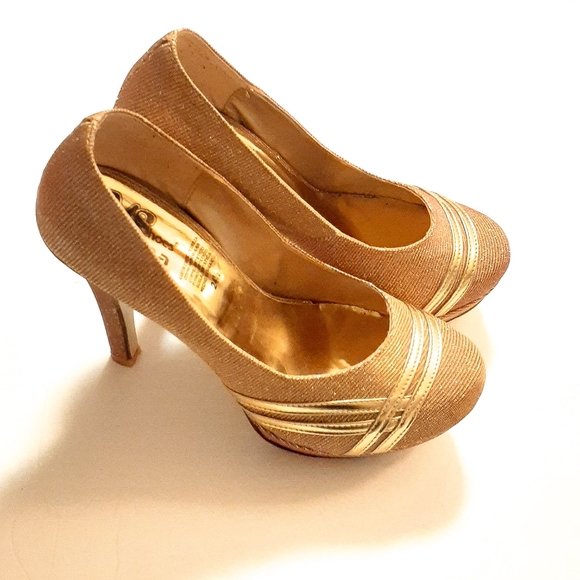 *Glam Stillettos* - Picture 3 of 6